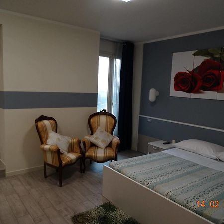 גרומלו דל מונטה Hotel Moderno מראה חיצוני תמונה