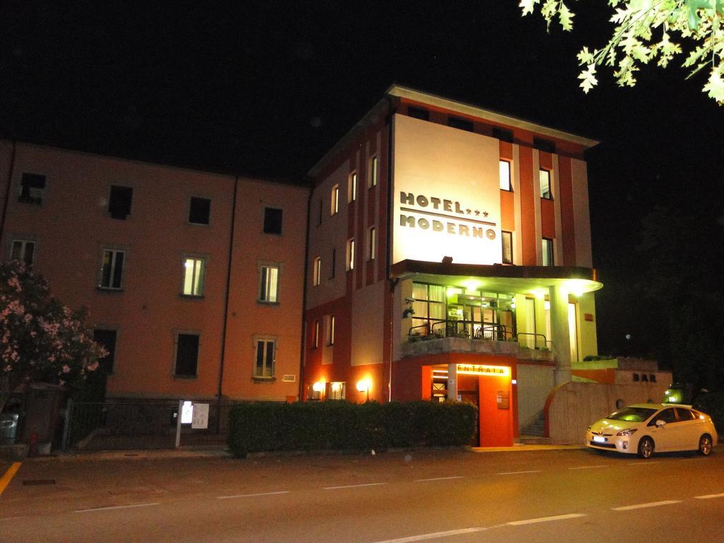 גרומלו דל מונטה Hotel Moderno חדר תמונה