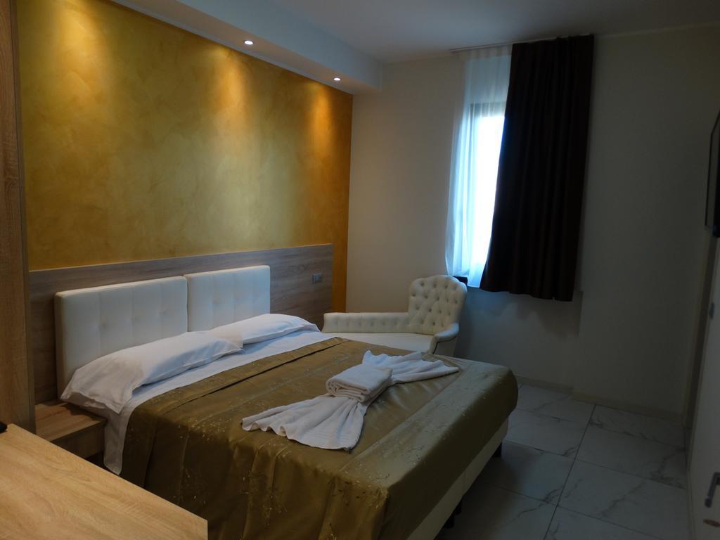 גרומלו דל מונטה Hotel Moderno מראה חיצוני תמונה