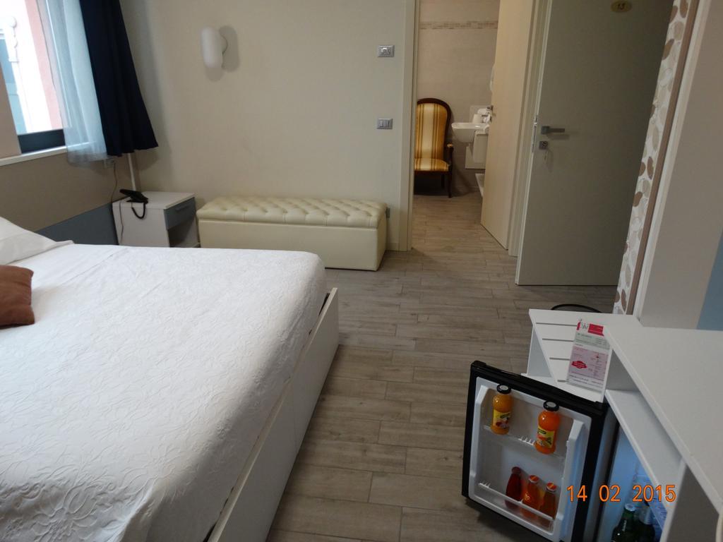 גרומלו דל מונטה Hotel Moderno מראה חיצוני תמונה